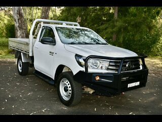 2022  Toyota Hilux Cab Chassis (Glacier White) Pre-Owned Car Thumbnail