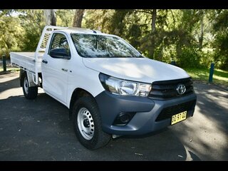 2016  Toyota Hilux Workmate (4x4) Cab Chassis (Glacier White) Pre-Owned Car Thumbnail