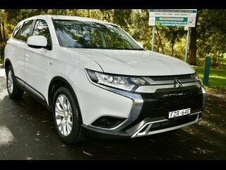 2021  Mitsubishi Outlander ES 7 Seat (2WD) Wagon (White) Pre-Owned Car Thumbnail