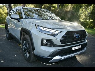 2024  Toyota RAV4 Wagon (Jungle Khaki) Pre-Owned Car Thumbnail